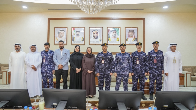 شرطة عجمان تستضيف وفد مجموعة دبي للجودة لتبادل أفضل الممارسات
