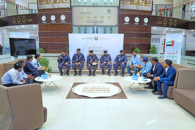 شرطة عجمان تنظم "مجلس المتعاملين" مع مدارس تعليم السياقة لتطوير رحلة المتدرب