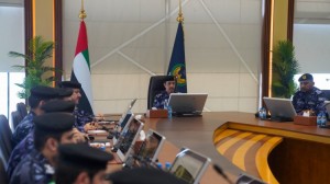 اللجنة العليا الدائمة بشرطة عجمان تناقش تعزيز جودة العمل الشرطي وتطوير الأداء المؤسسي